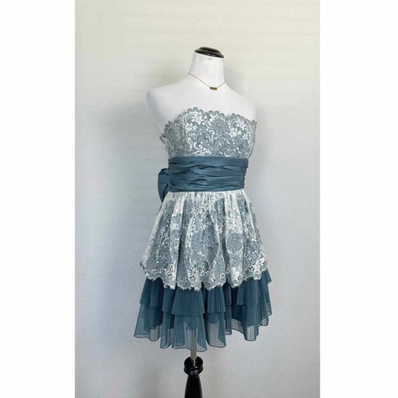 EUC Betsey Johnson Teal Blue Cream Lace Strapless Dress Sz 8 - Picture 1 of 6